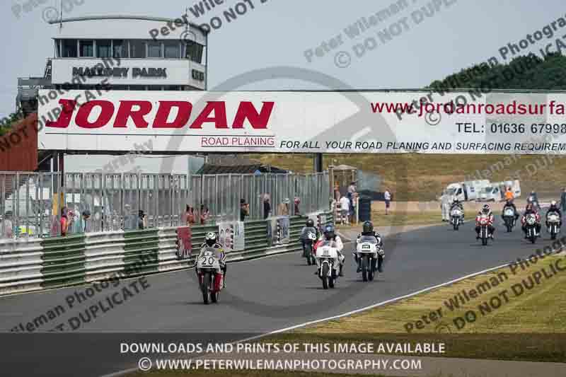 Vintage motorcycle club;eventdigitalimages;mallory park;mallory park trackday photographs;no limits trackdays;peter wileman photography;trackday digital images;trackday photos;vmcc festival 1000 bikes photographs